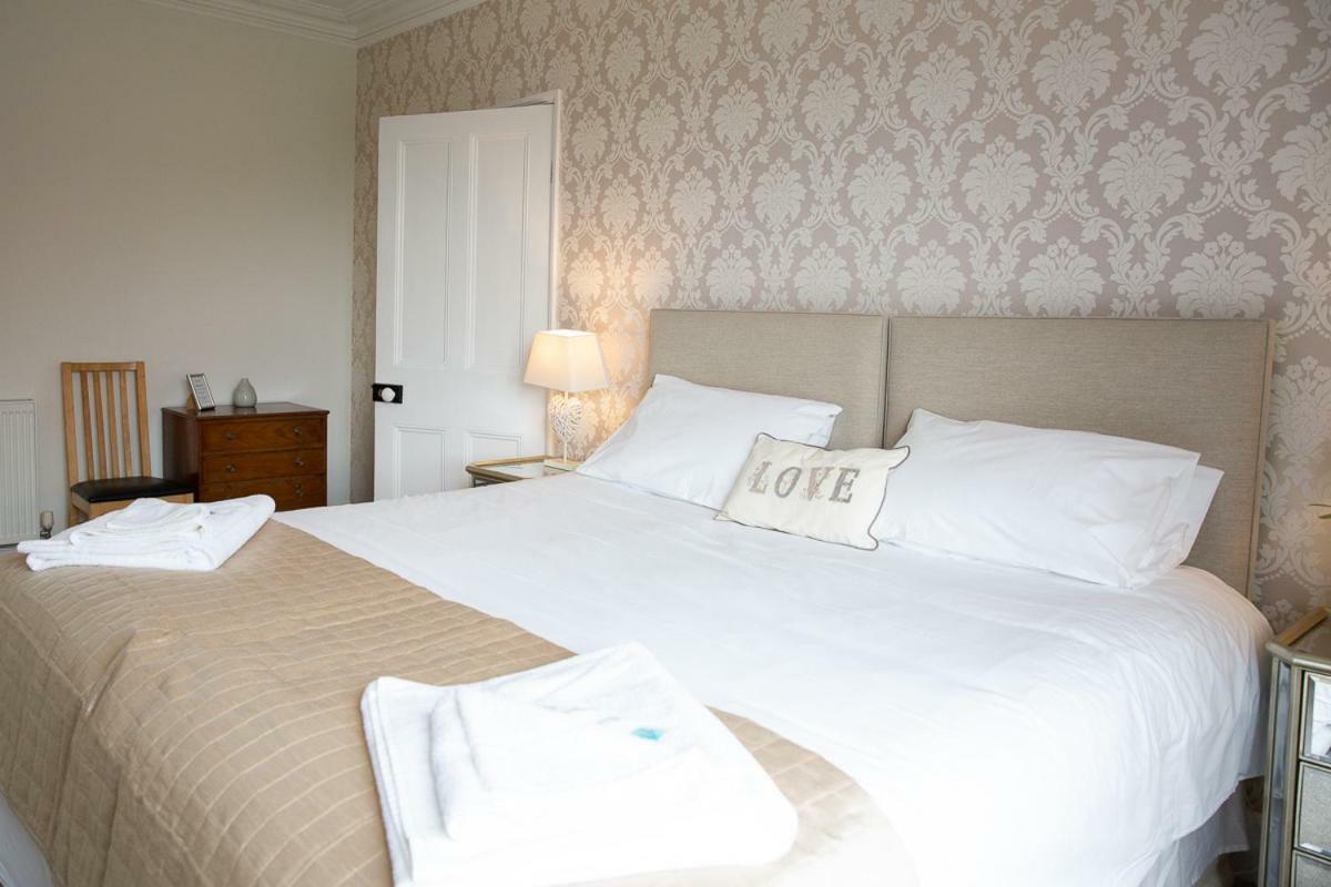 Knightor Manor Bed & Breakfast Penwithick Bagian luar foto